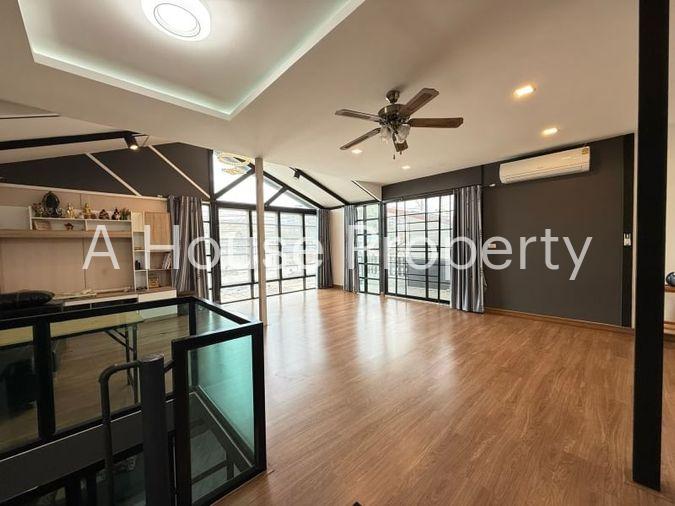 picture Single house for sale with restaurant business, community area, Ao Udom, Sriracha, Chonburi - 14/20