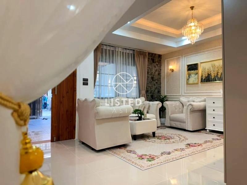 picture 2-Storey House for Sale in Central Pattaya - 2/18