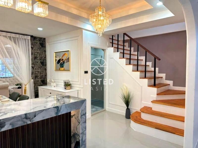 picture 2-Storey House for Sale in Central Pattaya - 10/18