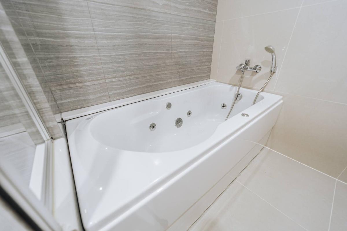 รูป For Rent : KngihtsBridge 2 bed 2 Bath วิวภูเขา ชั้น 20 - ใกล้ห้างเซ็นทรัลศรีราชา - รูปที่ 14/21