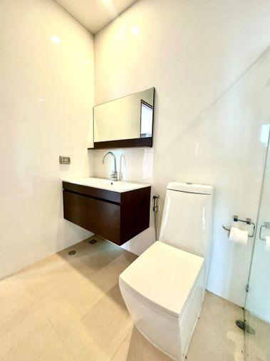 รูป ขายด่วนราคาถูกมาก : Casalunar Paradiso : 1 Bed ชั้น 3 พื้นที่ 59.5 ตรม : พร้อมเฟอร์นิเจอร์ - รูปที่ 11/18
