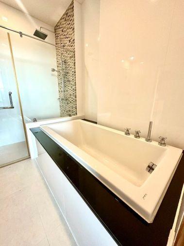 รูป ขายด่วนราคาถูกมาก : Casalunar Paradiso : 1 Bed ชั้น 3 พื้นที่ 59.5 ตรม : พร้อมเฟอร์นิเจอร์ - รูปที่ 12/18