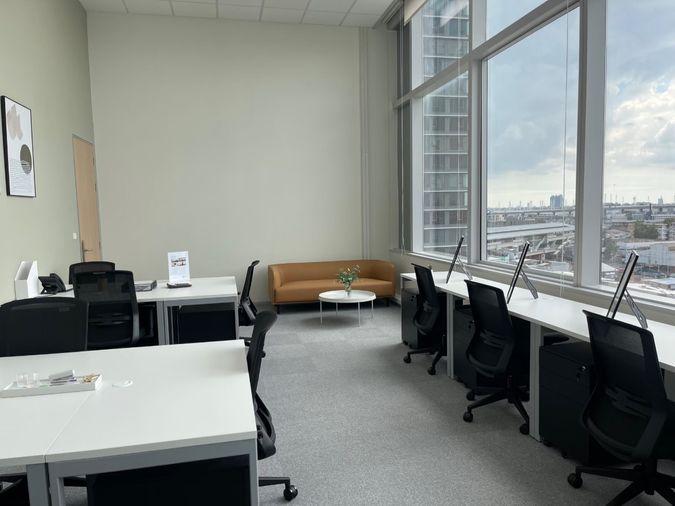 picture Service office space for rent on 66 Tower building in Phra Khanong area, near BTS Udomsuk. Complete facilities and office equipment. - 10/16