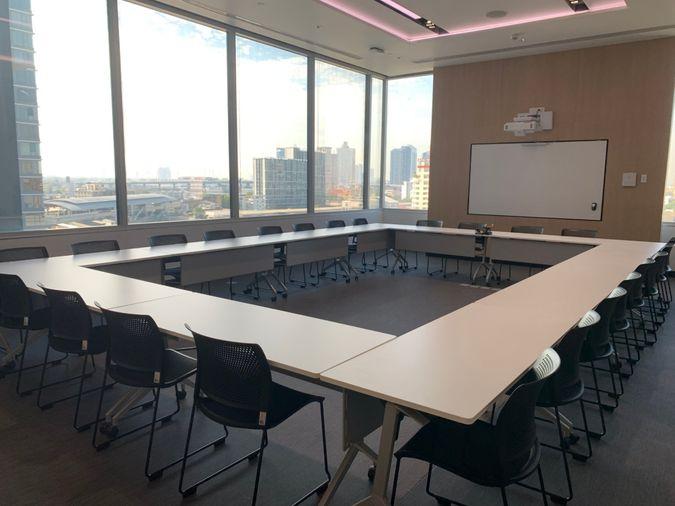 picture Service office space for rent on 66 Tower building in Phra Khanong area, near BTS Udomsuk. Complete facilities and office equipment. - 7/16