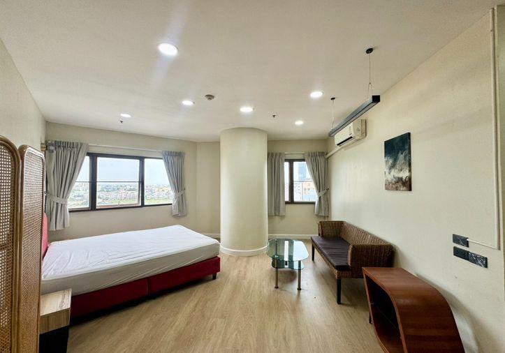 picture East Tower Condominium next to Central Bangna Shopping mall (rt-01) - 12/14