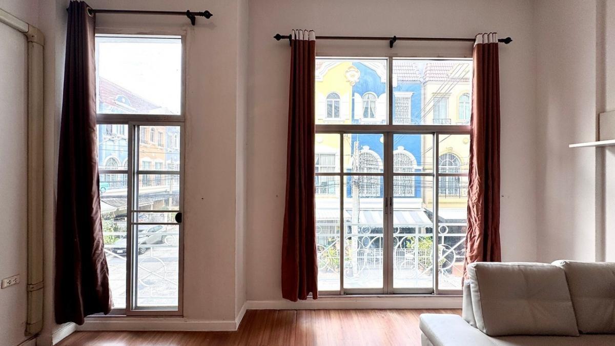 รูป บ้านกลางเมือง ลูเซิร์น เช่า 25,000 บาท เฟอร์ครบ ตกแต่งบิ้วอินสวยงาม - รูปที่ 3/13