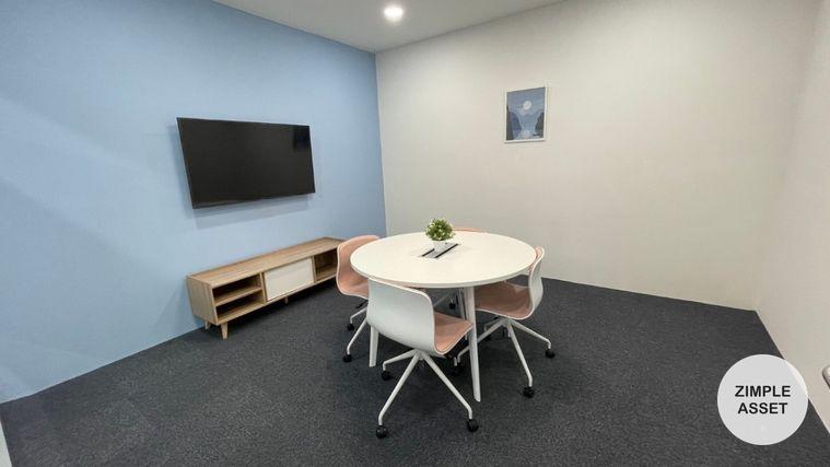 picture Office space for rent at Ratchada One Building. decorated in a simple and comfortable style, with complete furniture and office equipment. - 4/9