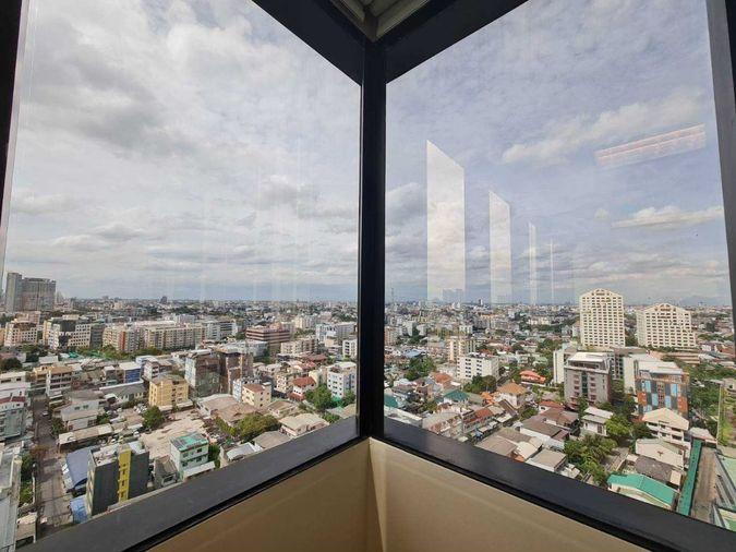 picture Serviced office for rent at Muang Thai Phatra Tower on Ratchada Road. Fully equipped with office furniture commute via MRT and public transportation. - 2/15