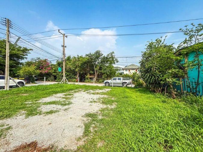 picture Land for sale in the heart of Chonburi, beautiful plot, great  location, Ang Sila intersection - 6/11