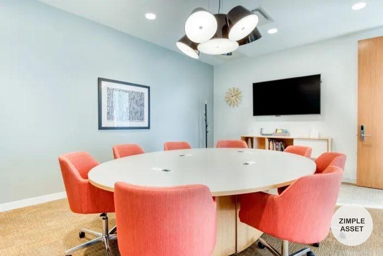 picture Office for rent in AIA Capital Center building, panoramic view, with office equipment that allows you to start working immediately. - 9/10