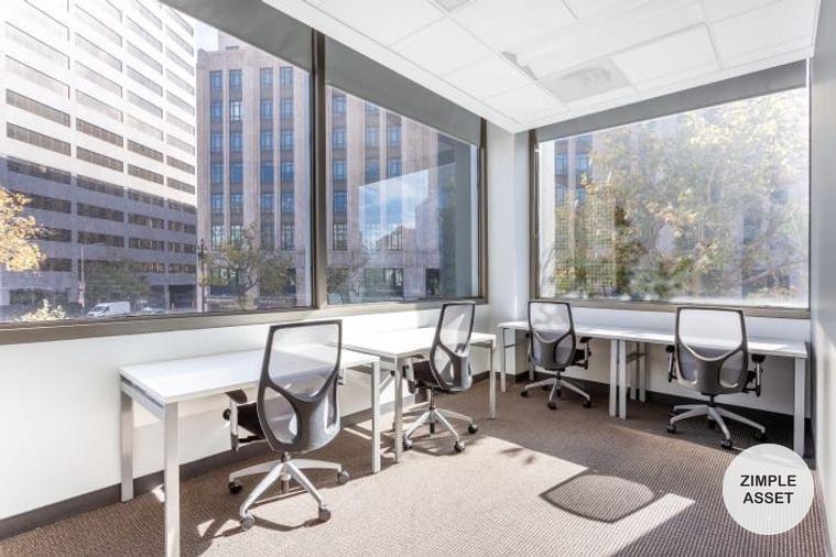 picture Office for rent in AIA Capital Center building, panoramic view, with office equipment that allows you to start working immediately. - 10/10