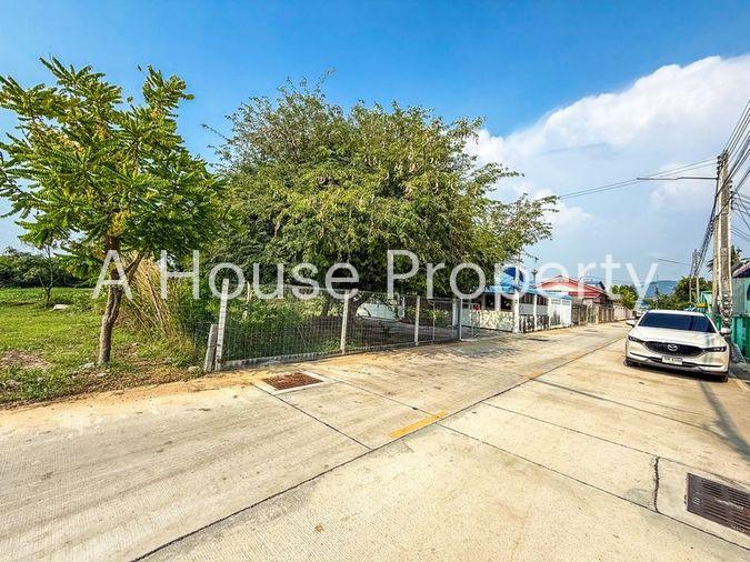 picture Land for sale with buildings, natural atmosphere, community area, Huai Kapi, Chonburi - 14/19
