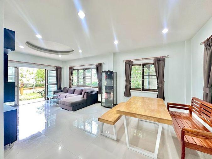 picture For sale: 2-storey detached house, Golden Park Village project, Sriracha, Chonburi - 3/19