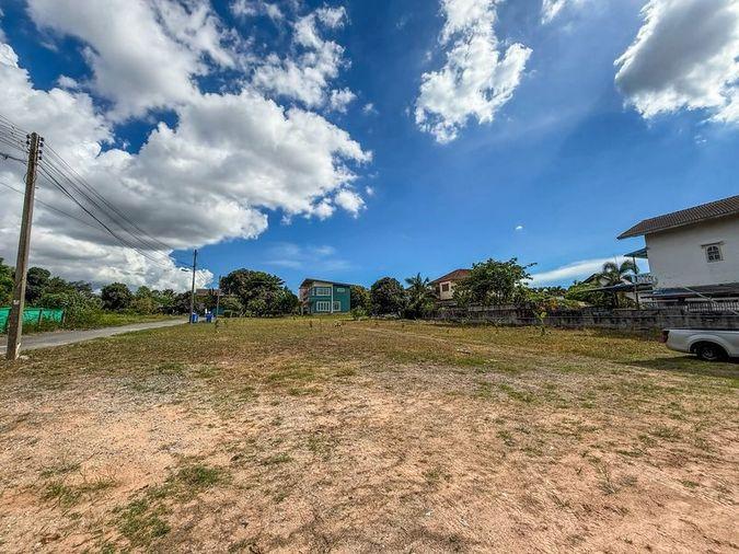 picture Land for sale in Sriracha, banana plantation, beautiful plot, good location, surrounded by villages - 6/11