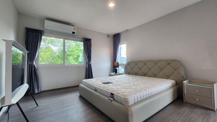 รูป ให้เช่าบ้านเดี่ยว 3 ห้องนอน หมู่ชัยพฤกษ์ ทางด่วนรามอินทรา-จตุโชติ หลังมุม น่าอยู่จอดรถได้สองคัน สวนกว้างเห็นวิวสวนส่วนกลาง - รูปที่ 11/23