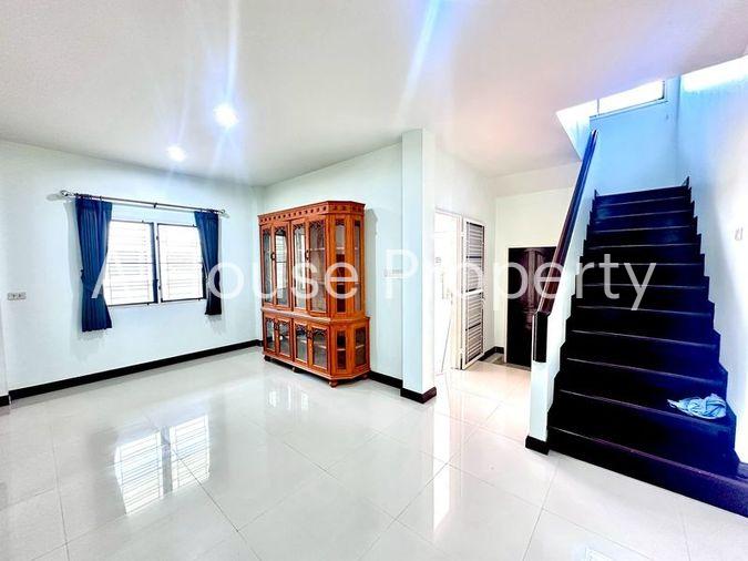 picture For sale: 2-storey detached house, Golden Park Village project, Sriracha, Chonburi - 8/19