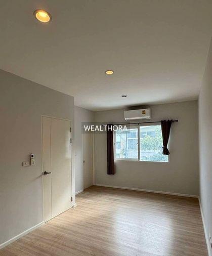 picture 3-storey townhouse, Baan Klang Muang Suanluang, ready to move in - 6/9
