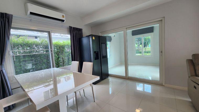 รูป ให้เช่าบ้านเดี่ยว 3 ห้องนอน หมู่ชัยพฤกษ์ ทางด่วนรามอินทรา-จตุโชติ หลังมุม น่าอยู่จอดรถได้สองคัน สวนกว้างเห็นวิวสวนส่วนกลาง - รูปที่ 9/23