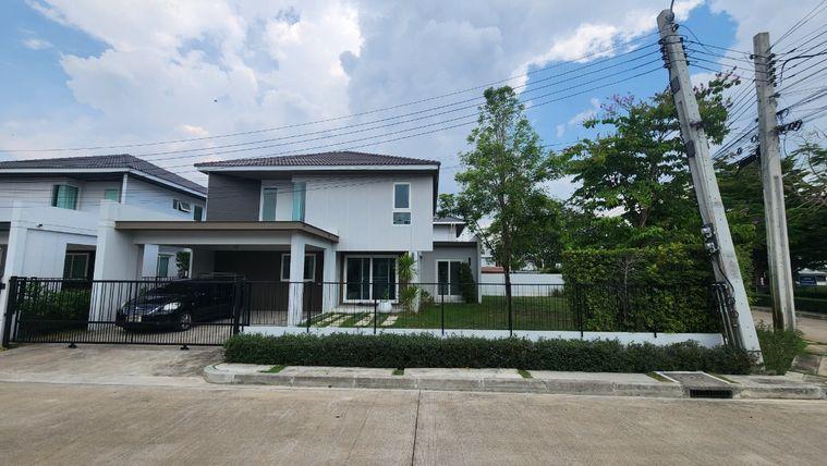 รูป ให้เช่าบ้านเดี่ยว 3 ห้องนอน หมู่ชัยพฤกษ์ ทางด่วนรามอินทรา-จตุโชติ หลังมุม น่าอยู่จอดรถได้สองคัน สวนกว้างเห็นวิวสวนส่วนกลาง - รูปที่ 3/23