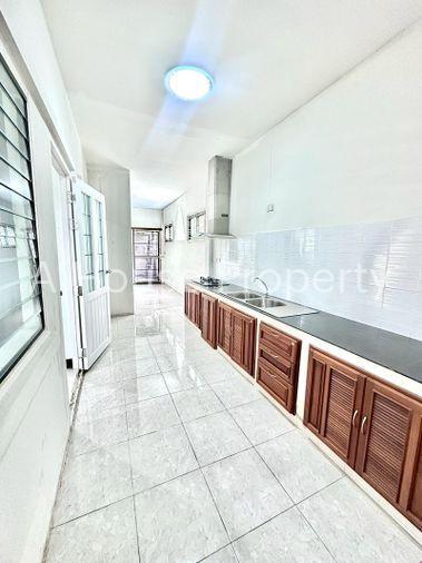 รูป ขายบ้านเดี่ยว 2 ชั้น โครงการ มบ. โกลเด้นปาร์ค ศรีราชา ชลบุรี - รูปที่ 5/19