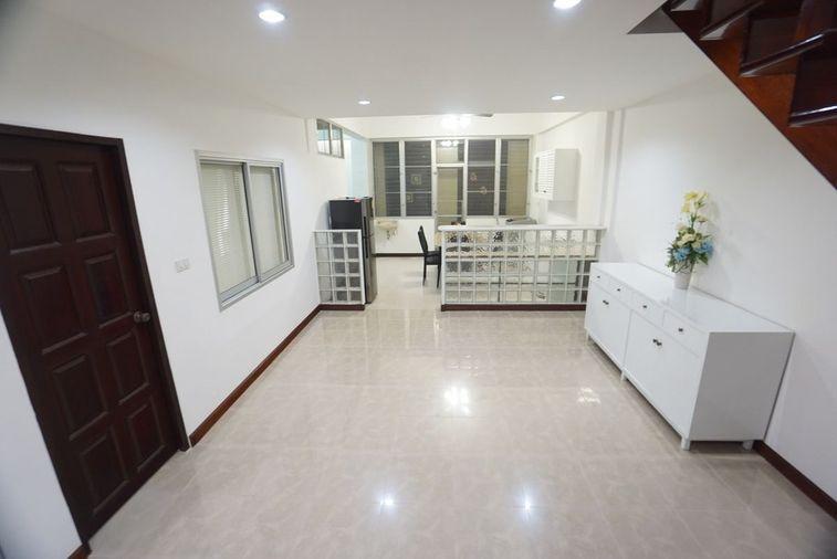 picture Townhome for rent Soi Ratchadaphisek 3 - 8/33