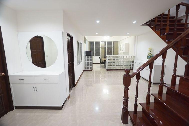 picture Townhome for rent Soi Ratchadaphisek 3 - 7/33