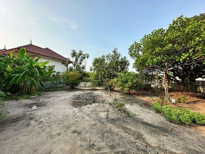 picture Land for sale with a garden house, beautiful plot, great location, Bangsaen community, Chonburi - 14/20