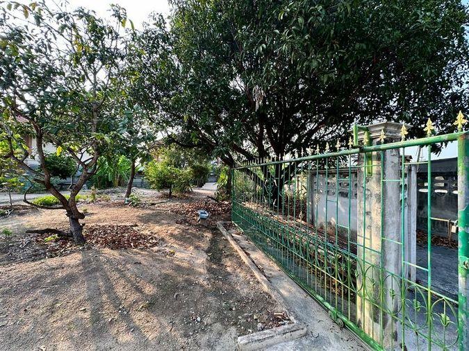 picture Land for sale with a garden house, beautiful plot, great location, Bangsaen community, Chonburi - 11/20