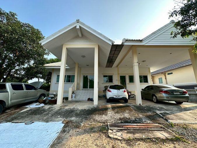 picture Land for sale with a garden house, beautiful plot, great location, Bangsaen community, Chonburi - 9/20