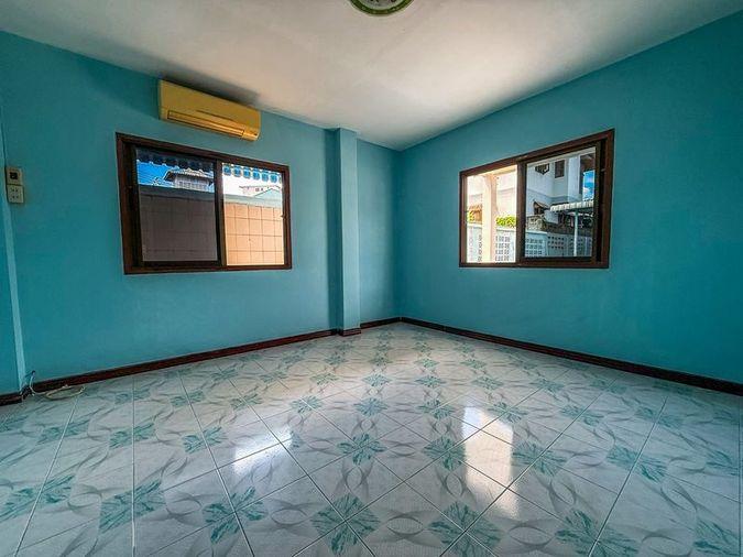 รูป ขายบ้านเดี่ยวหลังใหญ่ 2 ชั้น แหล่งชุมชน ซอยวังหิน ศรีราชา ชลบุรี  - รูปที่ 12/19