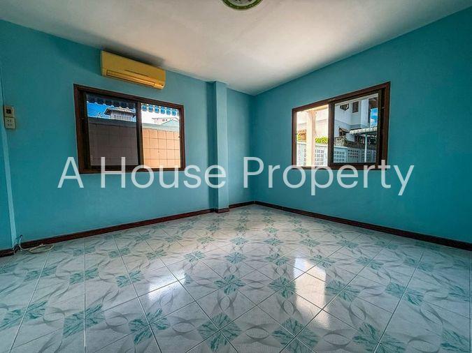 รูป ขายบ้านเดี่ยวหลังใหญ่ 2 ชั้น แหล่งชุมชน ซอยวังหิน ศรีราชา ชลบุรี - รูปที่ 12/19