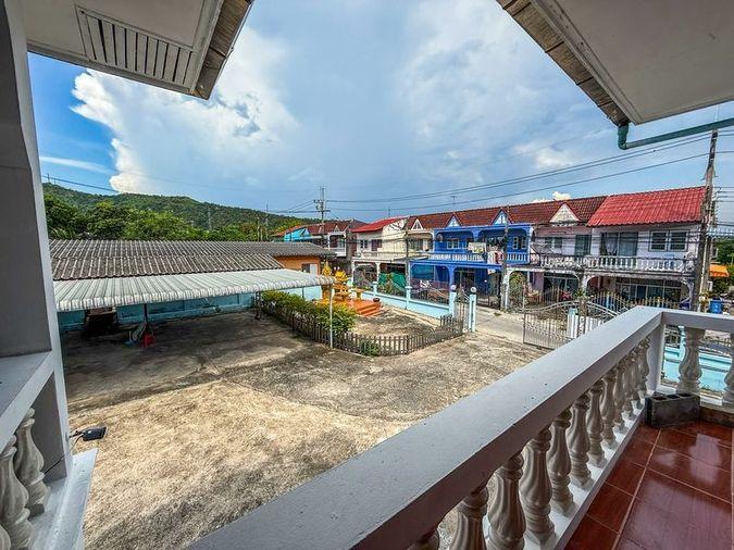 รูป ขายบ้านเดี่ยวหลังใหญ่ 2 ชั้น แหล่งชุมชน ซอยวังหิน ศรีราชา ชลบุรี  - รูปที่ 18/19