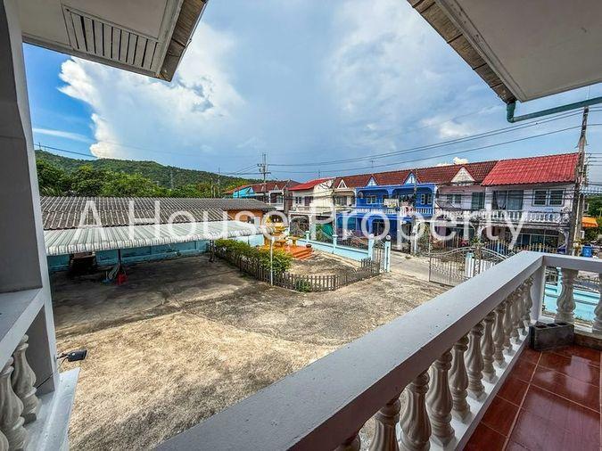 รูป ขายบ้านเดี่ยวหลังใหญ่ 2 ชั้น แหล่งชุมชน ซอยวังหิน ศรีราชา ชลบุรี - รูปที่ 18/19