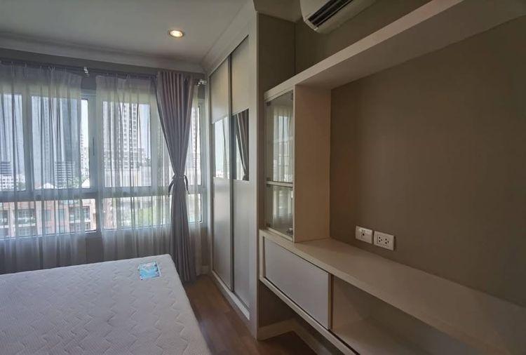 รูป 🏙 ให้เช่าคอนโด Lumpini Place พระราม 9 – รัชดา | 14,000 บาท/เดือน ใกล้ MRT พระราม 9 | ห้องแต่งครบ Built-in | Line: @323gqmho | รหัส: T1645 - รูปที่ 4/9