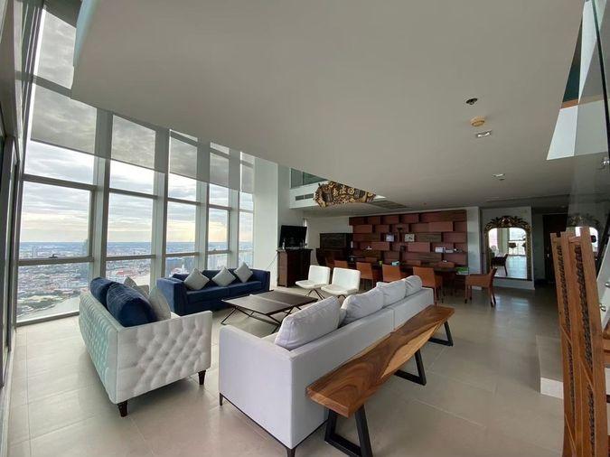 picture The River      67th and 68th floor    panoramic river and city views - 1/9