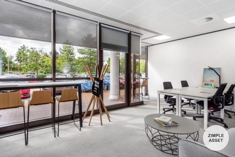 picture Office Space for Rent on the 37th Floor of Sathorn Square. Premium office space offers stunning panoramic views. Just 4-mins walk from BTS Chong Nonsi - 1/11