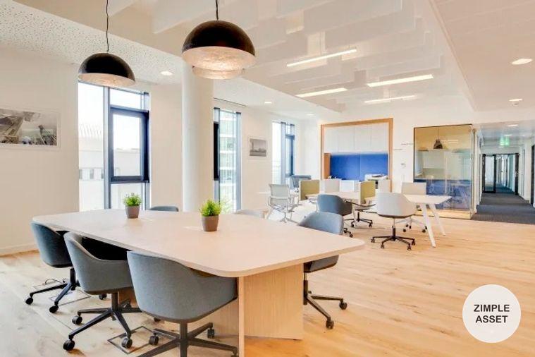 picture Office space for rent on the 16th floor of Bangna Tower, 3 km from Suvarnabhumi. The space features modern interior design. - 1/11
