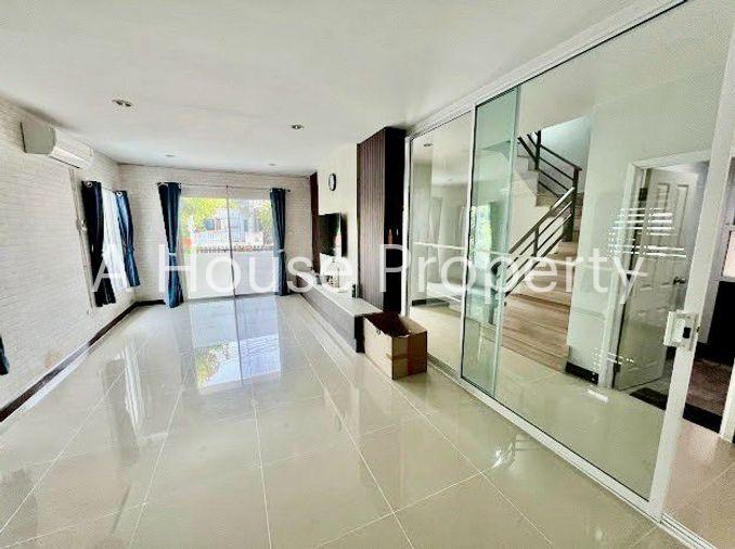 picture Second-hand detached house for sale, The Tree Sriracha, Chonburi project - 2/14