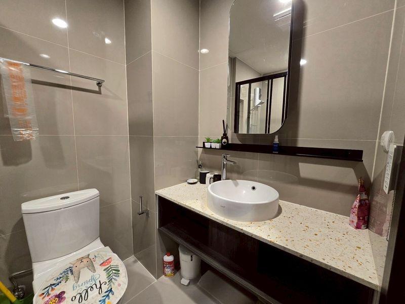 picture Condo for Rent : XT Huaikhwang  Schedule a viewing 👉 Line: @propertybkk1 - 17/18