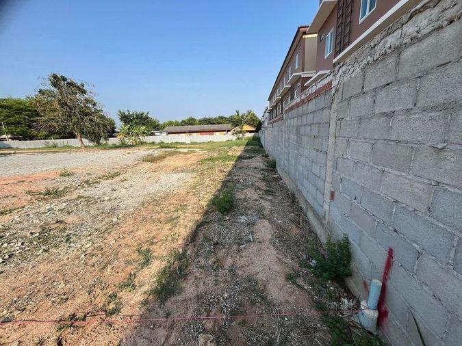picture Beautiful land plot for sale, Ao Udom, Laem Chabang, Sriracha, with buildings - 4/5