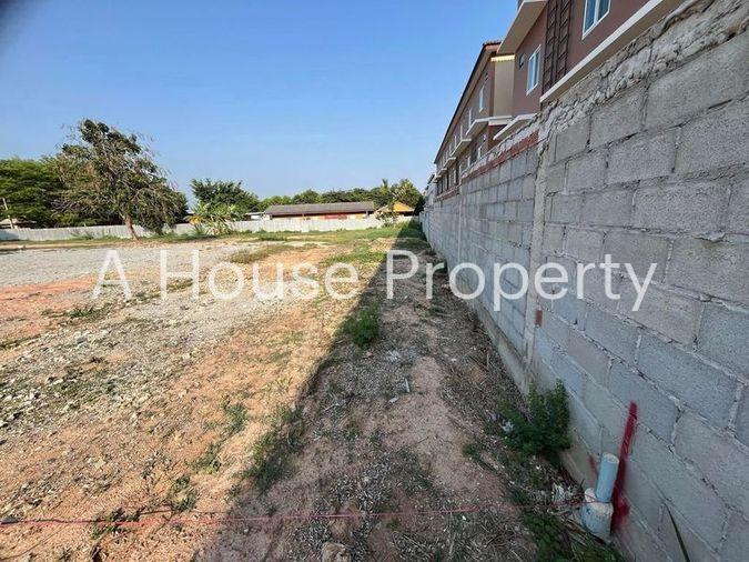picture Beautiful land plot for sale, Ao Udom, Laem Chabang, Sriracha, with buildings - 4/5