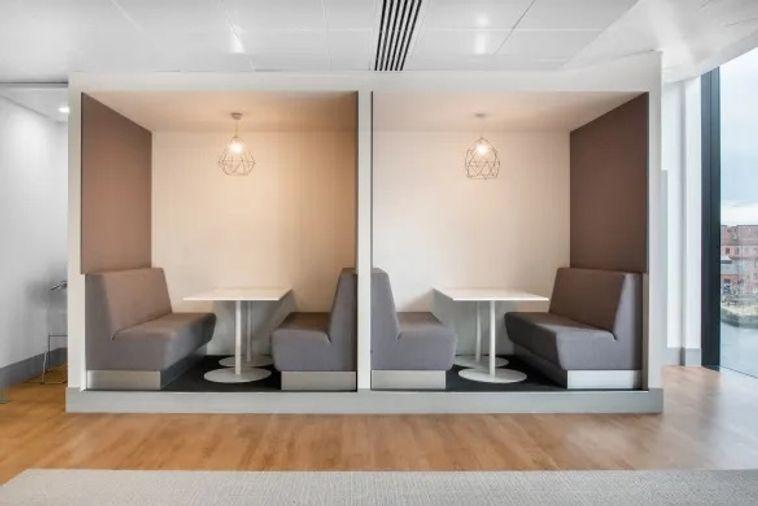 picture Serviced office for rent at Summer Hill Phra Khanong, near BTS. The space features modern interior design and fully equipped with office furniture. - 5/11