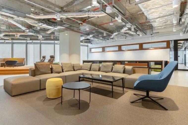 picture Serviced office for rent at Summer Hill Phra Khanong, near BTS. The space features modern interior design and fully equipped with office furniture. - 8/11