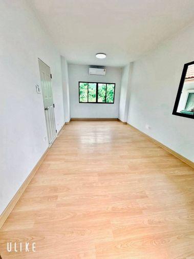 รูป ขายบ้านเดี่ยวมือสอง รีโนเวทใหม่ หมู่บ้านอัมพรเพลส ศรีราชา ชลบุรี  - รูปที่ 10/19