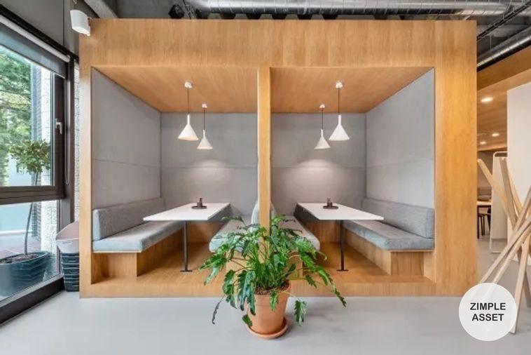 รูป เซอร์วิสออฟฟิศให้เช่า ที่The Office Plus ในตัวเมืองเชียงใหม่ ย่านใจกลางธุรกิจ ส่วนหน้าอาคารแบบเปิดโล่งที่ให้ทัศนียภาพที่ชัดเจนในพื้นที่ทำงานแบบไดนามิก - รูปที่ 5/11