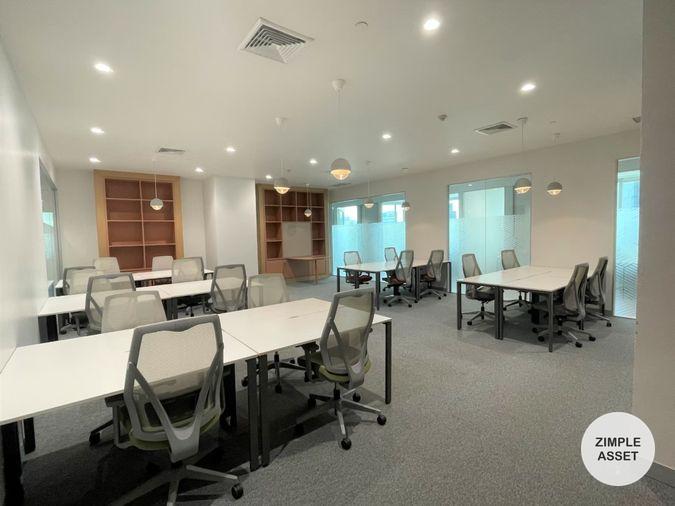 picture Flexible serviced offices for rent at Chamchuri Square, directly connected to Sam Yan MRT, right in the city center. - 1/6