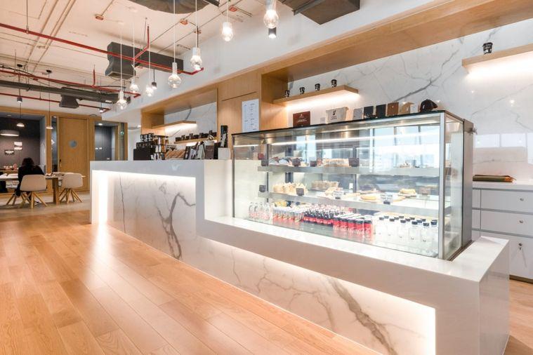 picture Flexible serviced offices for rent at Chamchuri Square, directly connected to Sam Yan MRT, right in the city center. - 5/6