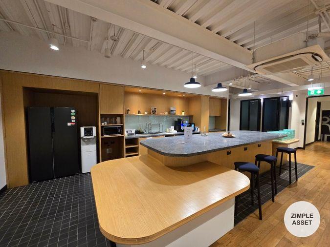 picture Premium office space for rent in the city center at Suthi Tower on Phetchaburi Road. Fully equipped with comprehensive office services and facilities. - 2/13