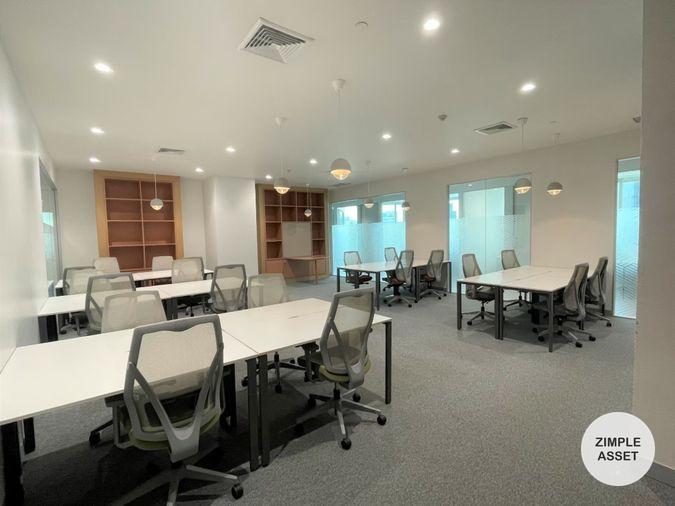 picture Flexible serviced offices for rent at Chamchuri Square, directly connected to Sam Yan MRT, right in the city center. - 5/6