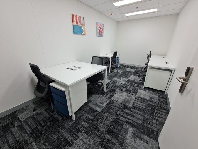 picture Fully furnished office space for rent  featuring modern-style decor and fully equipped with essential office furniture for immediate use. - 13/29
